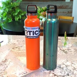 RTIC 28 oz water bottles (2)
